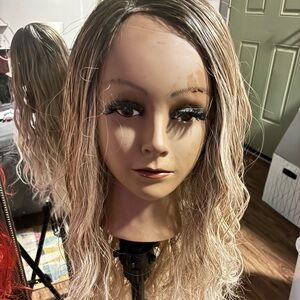 Stylish Women's Blonde Ombre Wavy Wig - Natural-Look Hair